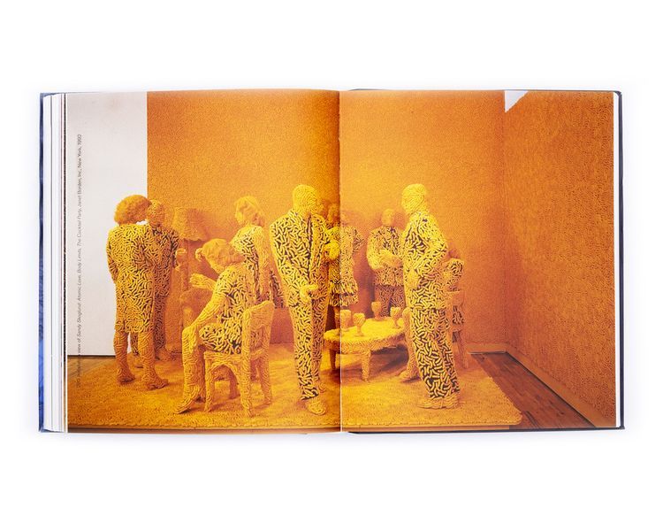Книги о фотографах Сэнди Скогланд Sandy Skoglund: Hybrid Visions подарочная книга для фотографов о фотографии B-497 фото