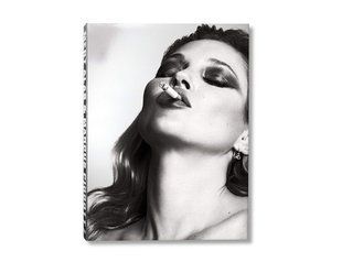 Книга для фешн-фотографа Mert Alas and Marcus Piggott: Charlotte Cotton подарункові книги про модну фотографію B-052 фото