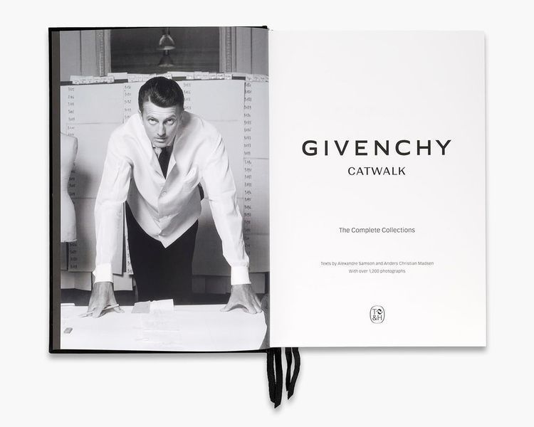 Книга про модні колекції Живанші Givenchy Catwalk: The Complete Collections B-617 фото