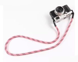 Универсальный ремень шнурок для фотокамеры текстильный розовый CAMERA STRAP, ремни на фотоаппарат CS-1357 фото