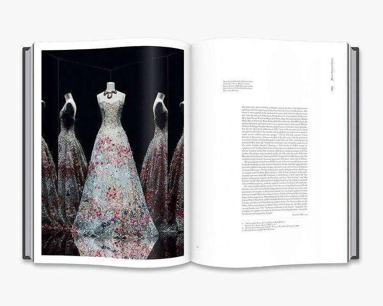 Книга з історії моди про модний дім Діор з ілюстраціями Christian Dior: Designer of Dreams. Florence Muller B-352 фото