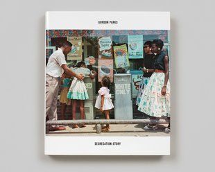 Книга для фотографов про искусство фотографии Gordon Parks: Segregation Story альбомы известных фотографов B-536 фото